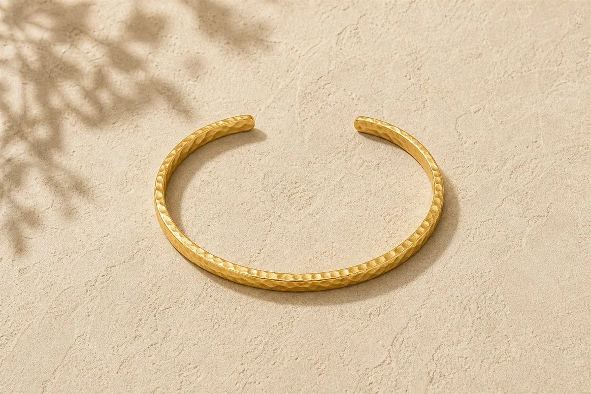 Hammered Gold Bangle No.03